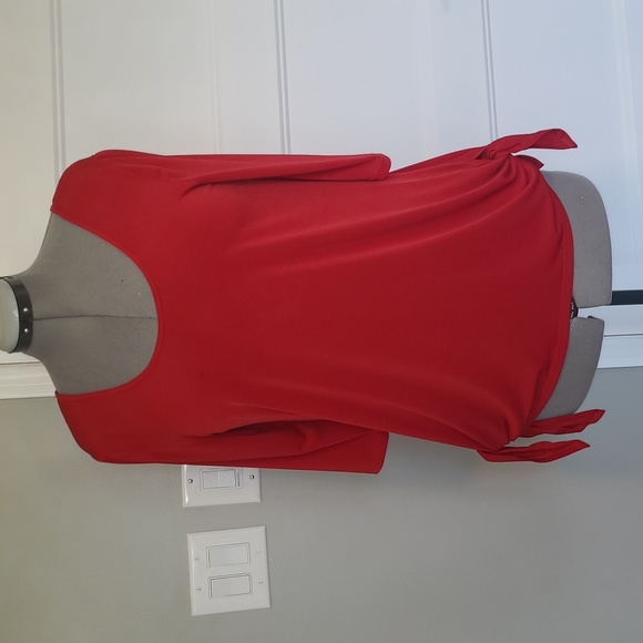 2 for $25, EUC red scoop neck 3/4 sleeve top - Picture 5 of 7